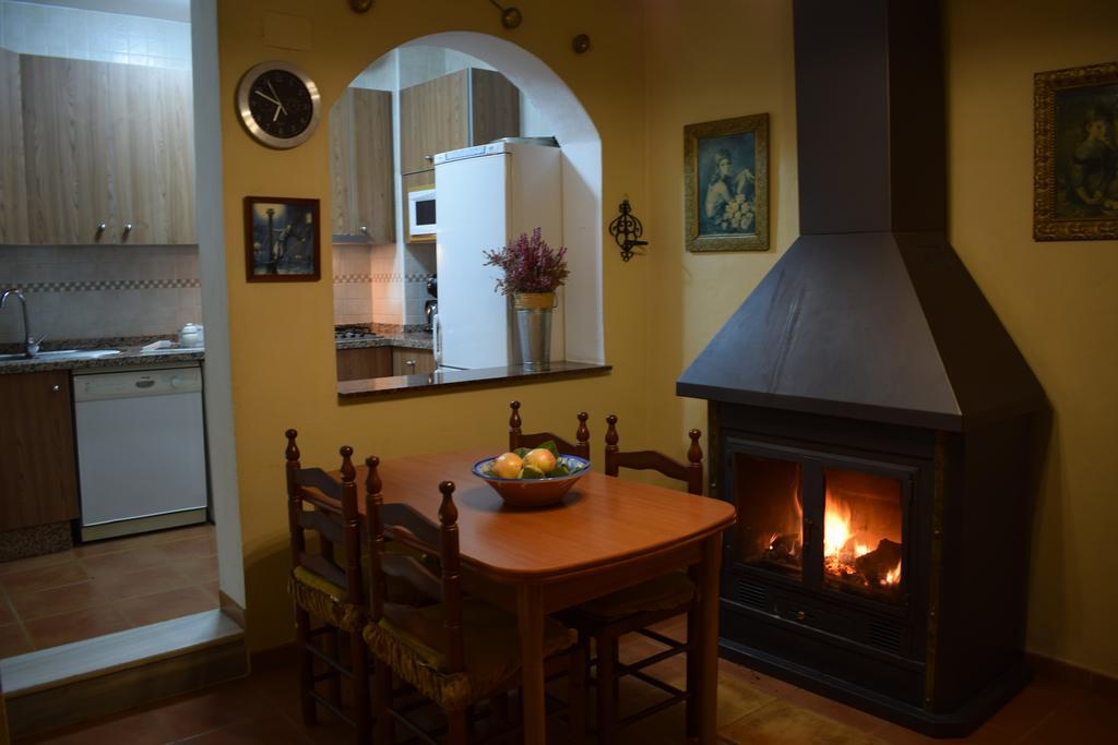 Apartamentos Horno Y Casa De Dulce Purullena Extérieur photo
